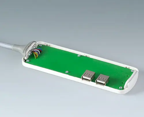 Simple connector assembly on the PCB