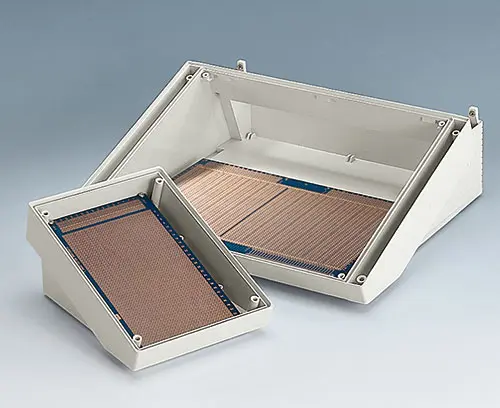 Fastening pillars for PCB mounting