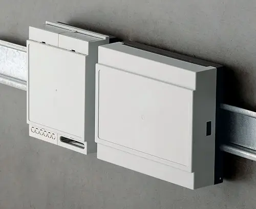 Four sizes (2, 4, 6 & 9 modules wide) with low profile, 2 versions  